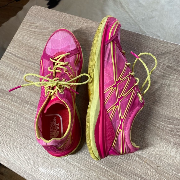 The North Face Ultra TR II Women's Trail Running Shoes Glo Pink, Chiffon Yellow - Picture 10 of 12